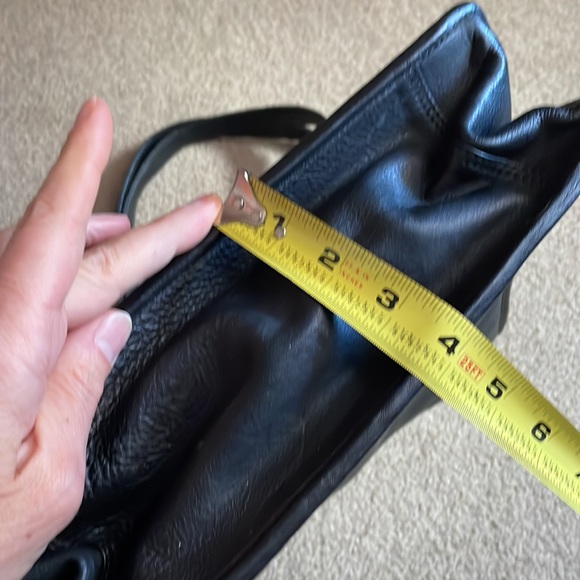 Leather tote - Picture 7 of 7